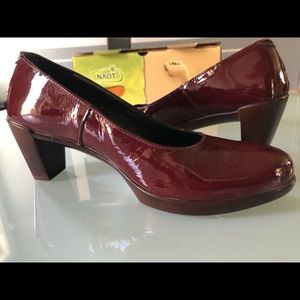 Naot Beet red patent leather size 37